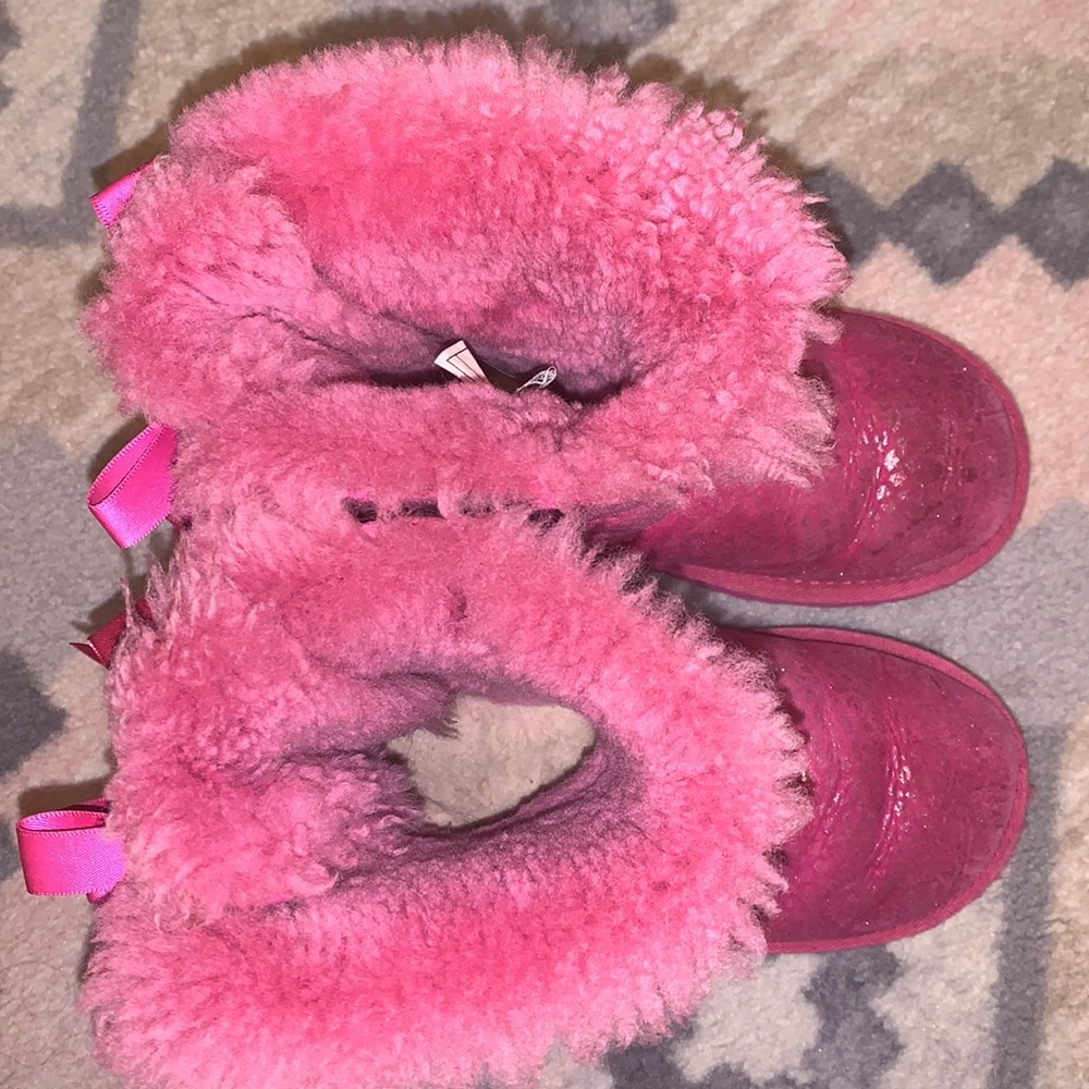 Pink uggs - Picture 9 of 9